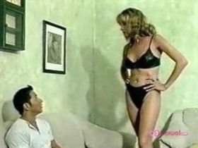 Подчинение транс госпоже и секс в задницу