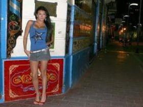 Пикап трансов на улице и секс с ними в номер отеля