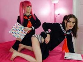 Женственные транс ученицы сладко ебутся в попку